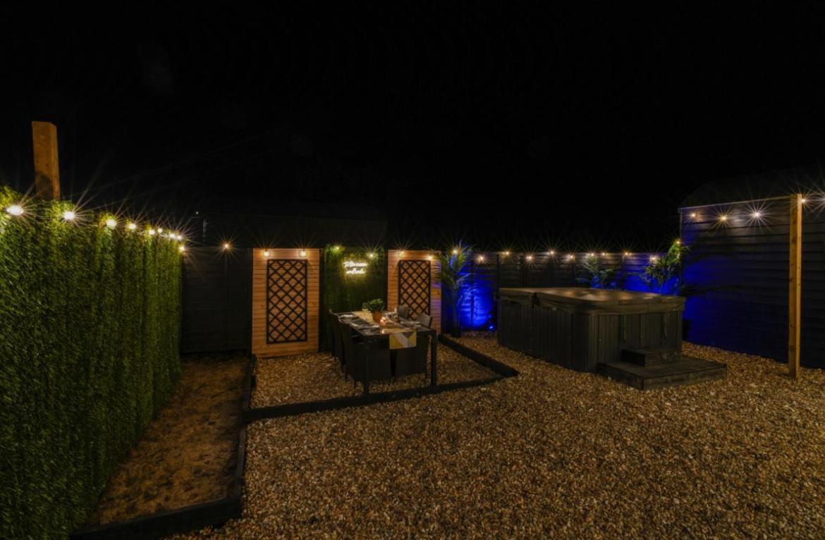 The Lodge At The Outside Inn Mountfield Exterior photo