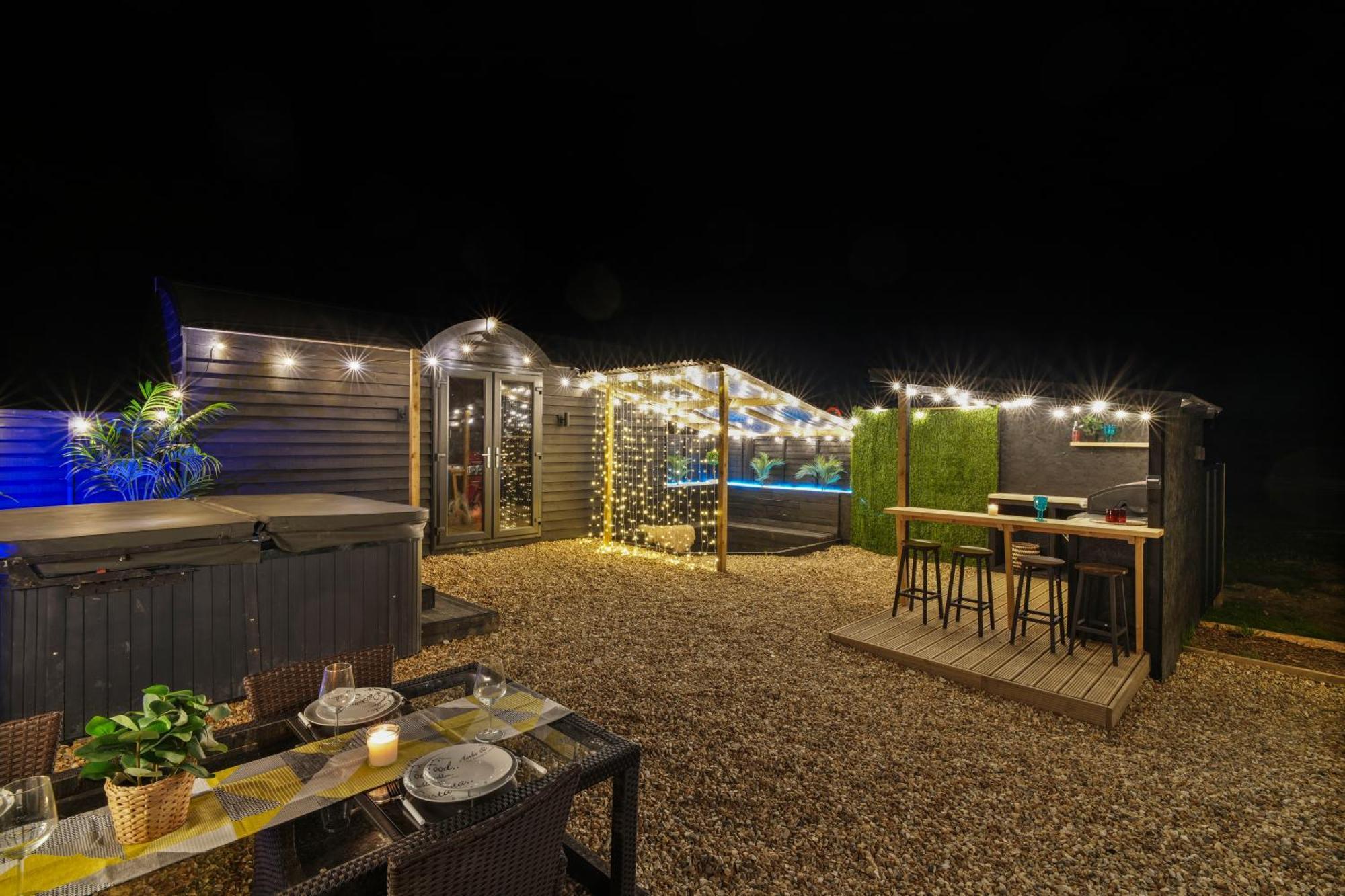 The Lodge At The Outside Inn Mountfield Exterior photo